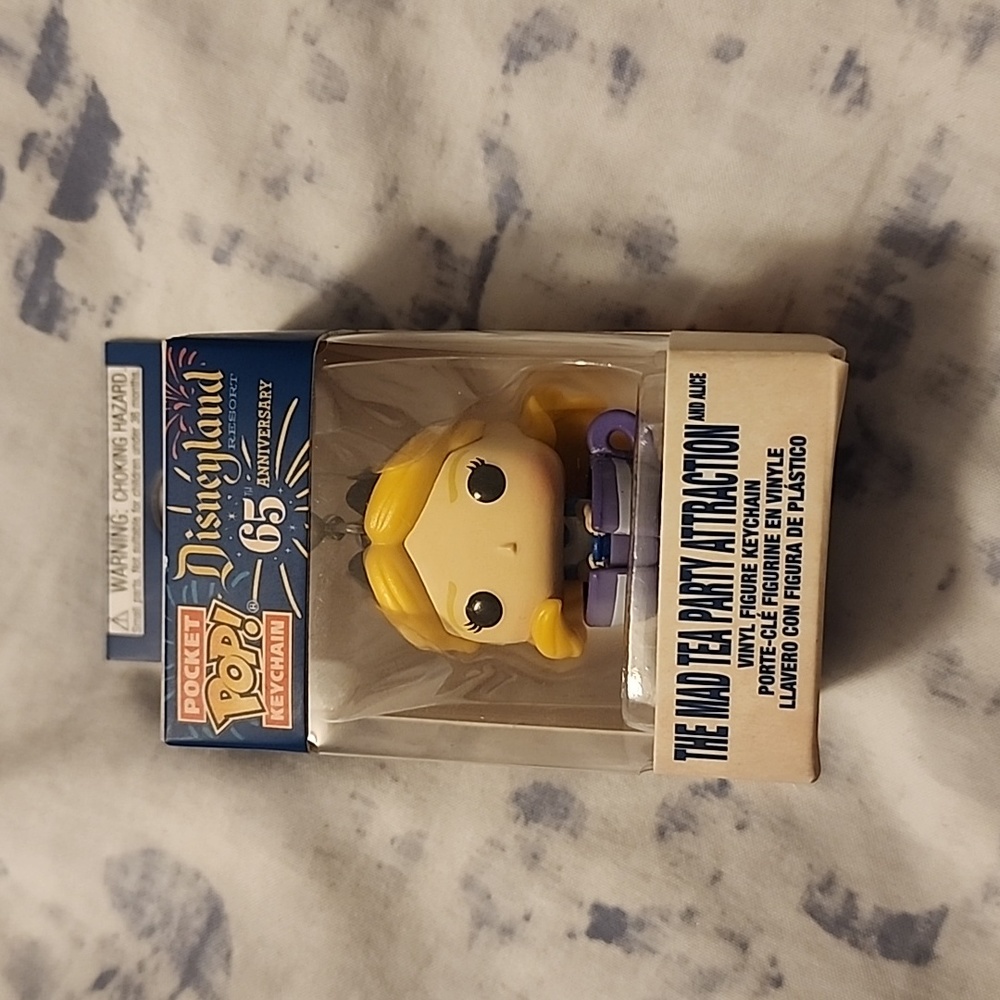 Pocket pop keychain alice